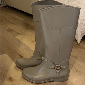 Michael kors rain boots